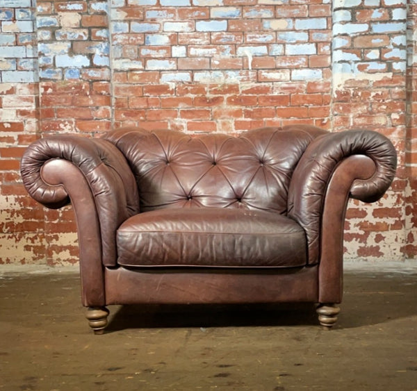 Very Special Oversized Natuzzi Chair Premium Brown Leather.